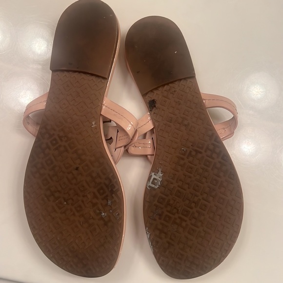 Tory Burch soft patent seashell pink sandals - Picture 8 of 9